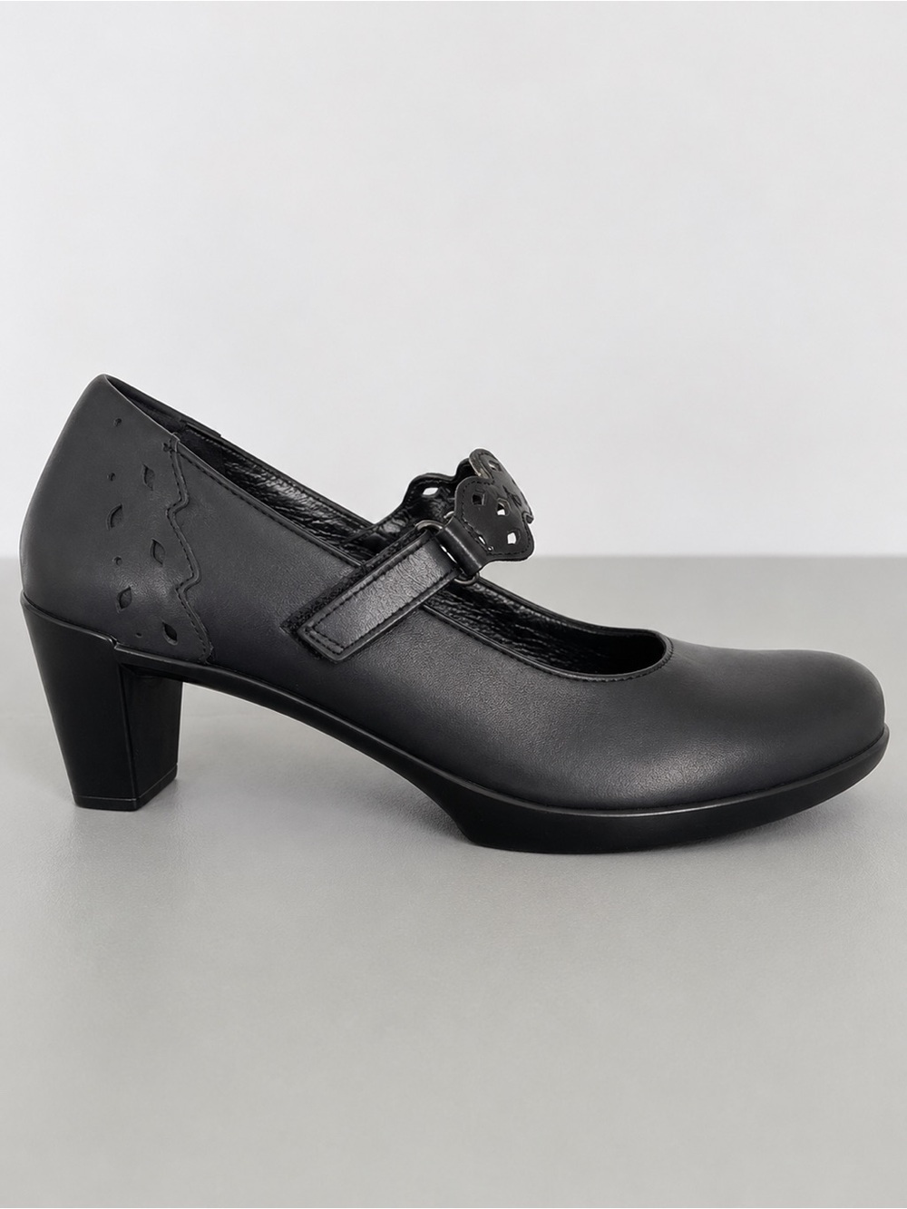NAOT Amato Black Jet Leather Mary Jane Heels Rhinestone 7.5 38.5